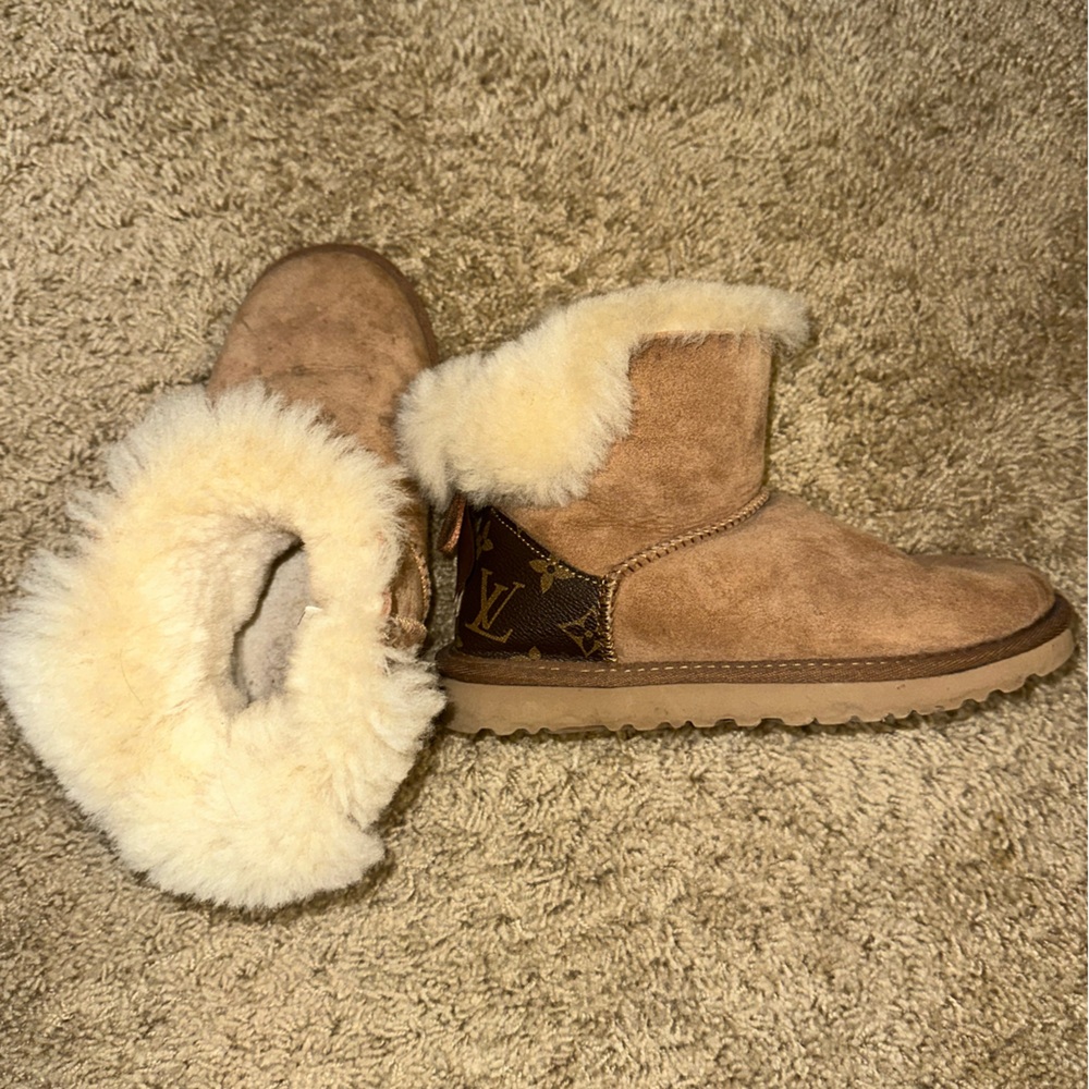 Women's custom LV Bailey Bow Uggs 4Y W5